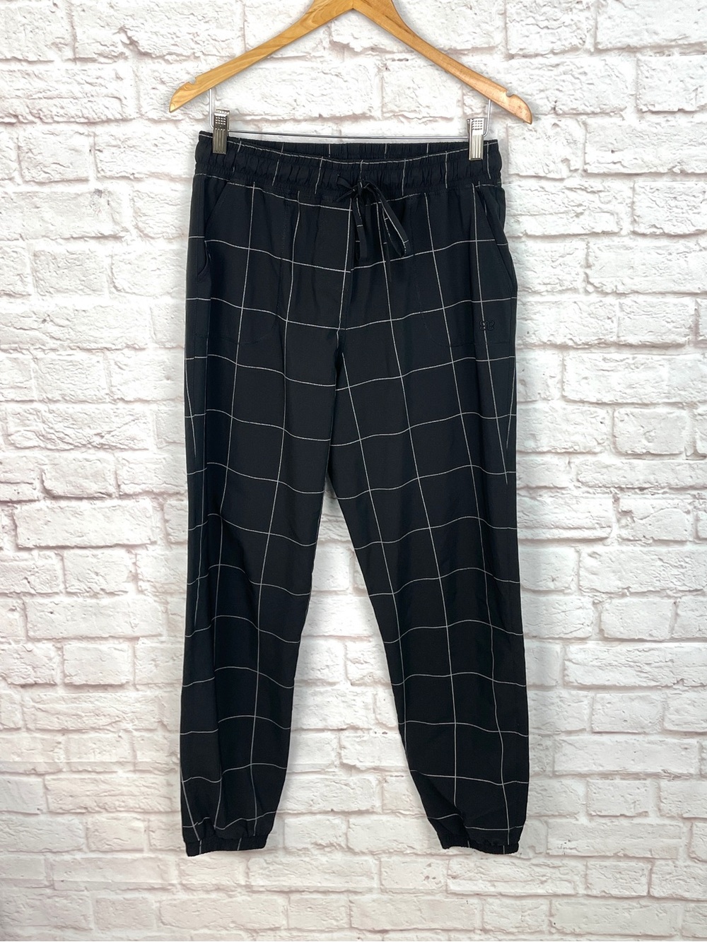 Albion Black Windowpane Destination Black Joggers Size M